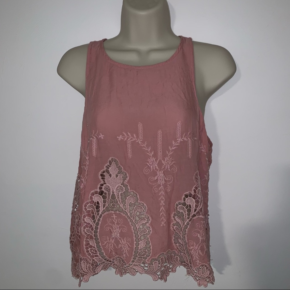 Iris Cutout Detail Top